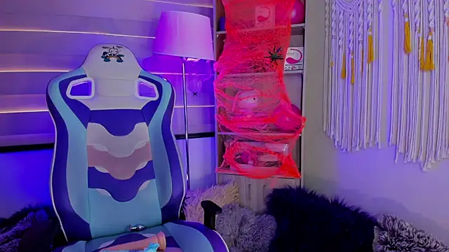 Zoe Skyler online show from October 10, 2025, 2:40 pm