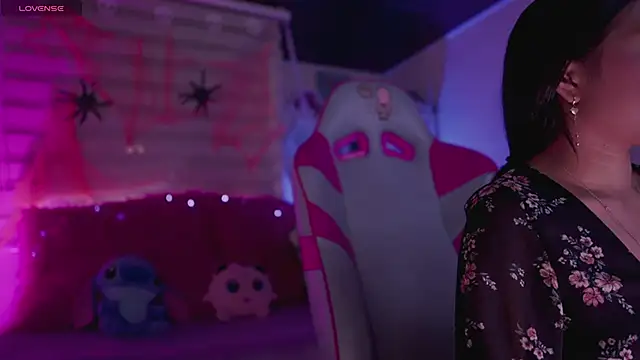 Zoe Skyler online show from October 15, 2025, 3:53 pm