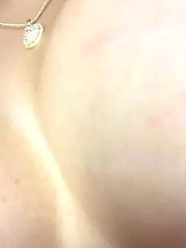 Snapshot of Mia_Valmont chatting on November 14, 2025, 2:32 pm Mia Valmont online show from November 14, 2025, 2:32 pm