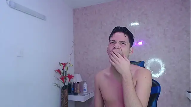 Snapshot of Aaron_Foxxx chatting on September 28, 2025, 12:56 pm Aaron Foxxx online show from September 28, 2025, 12:56 pm