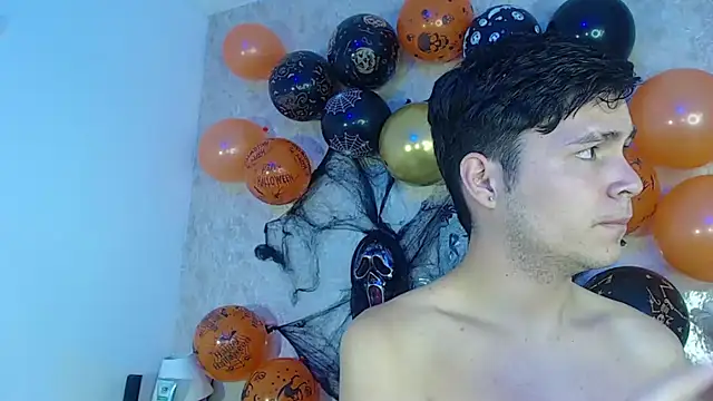 Snapshot of Aaron_Foxxx chatting on October 30, 2025, 1:09 pm Aaron Foxxx online show from October 30, 2025, 1:09 pm