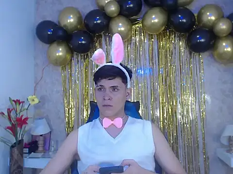 Snapshot of Aaron_Foxxx chatting on October 12, 2025, 11:55 am Aaron Foxxx online show from October 12, 2025, 11:55 am