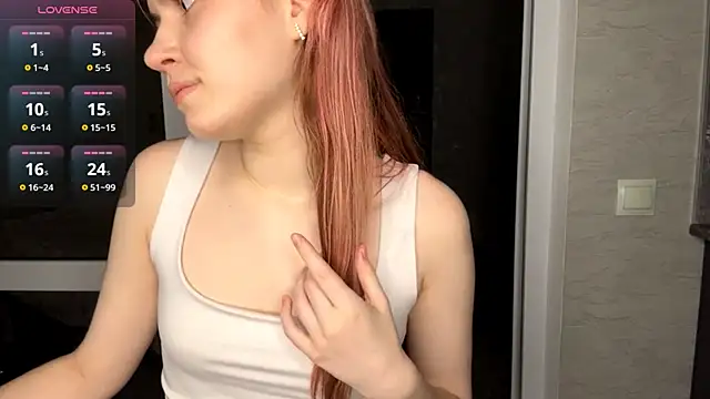 Snapshot of FawnDubler chatting on February 4, 2026, 6:36 pm FawnDubler online show from February 4, 2026, 6:36 pm