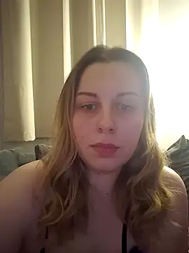 Snapshot of Brutal_brunettexx chatting on August 3, 2026, 2:41 am Brutal brunettexx online show from August 3, 2026, 2:41 am