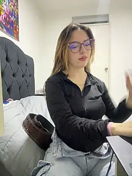 Isabeellaa  online show from June 27, 2026, 12:38 am