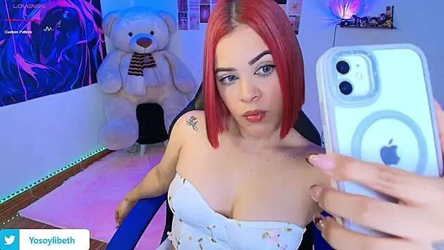 Snapshot of Babyakira_ chatting on October 16, 2025, 9:12 pm Babyakira online show from October 16, 2025, 9:12 pm