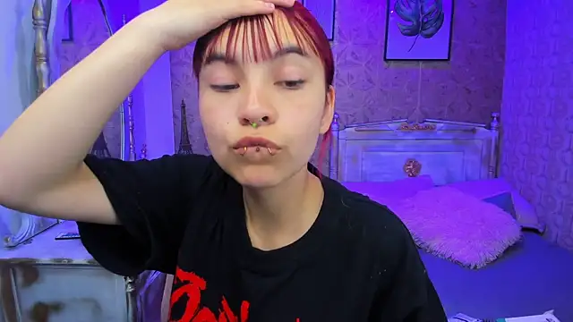 Megane whitte online show from October 25, 2025, 2:33 am