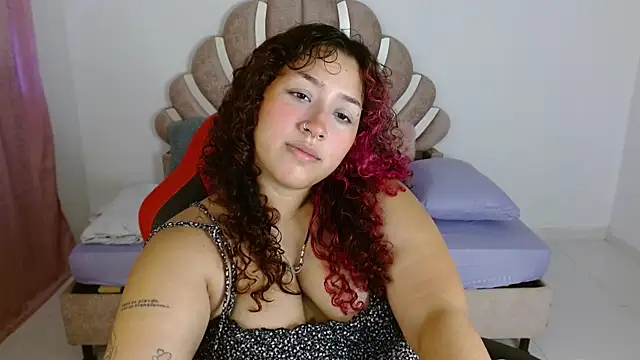 Snapshot of BlueeVelvet chatting on October 4, 2025, 5:58 pm BlueeVelvet online show from October 4, 2025, 5:58 pm