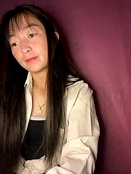 roxie-zz online show from September 27, 2025, 12:39 am