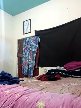 Sk3m veryhot online show from November 21, 2025, 12:37 pm