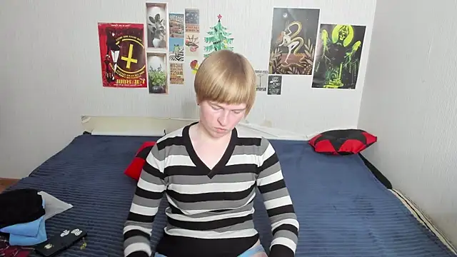 Cattie w  online show from April 11, 2026, 7:45 am