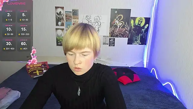 Cattie w  online show from December 5, 2025, 1:05 am