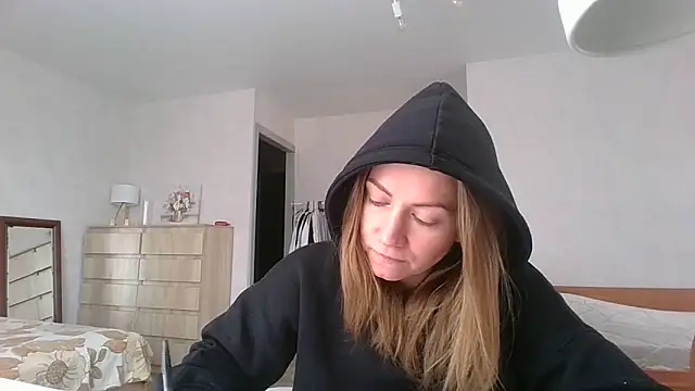 Thavione online show from March 3, 2026, 12:01 pm