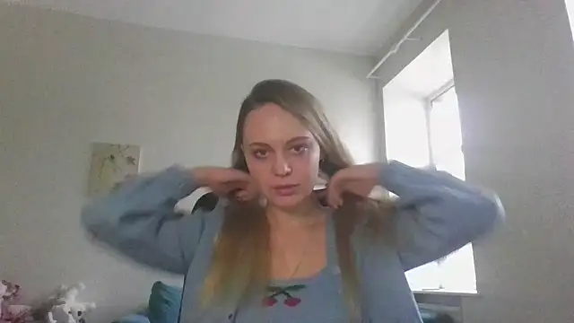 Snapshot of Cynoraye chatting on January 19, 2026, 8:40 am Cynoraye online show from January 19, 2026, 8:40 am