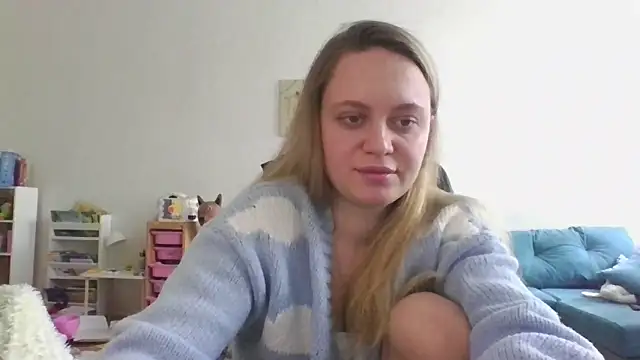 Snapshot of Cynoraye chatting on February 24, 2026, 9:43 am Cynoraye online show from February 24, 2026, 9:43 am