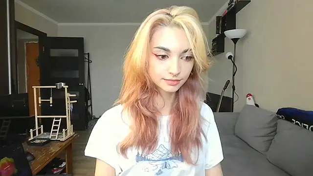 Snapshot of JillianBozak chatting on October 1, 2025, 10:20 am JillianBozak online show from October 1, 2025, 10:20 am