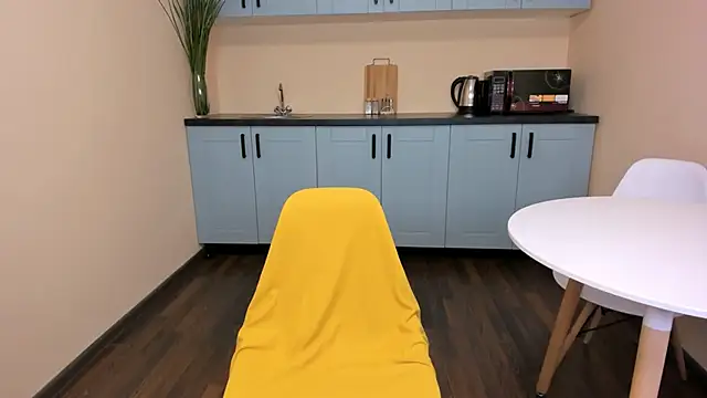 Snapshot of CallMeMargo chatting on November 8, 2025, 12:20 pm CallMeMargo online show from November 8, 2025, 12:20 pm