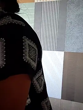 navyasree143 online show from September 29, 2025, 2:40 am