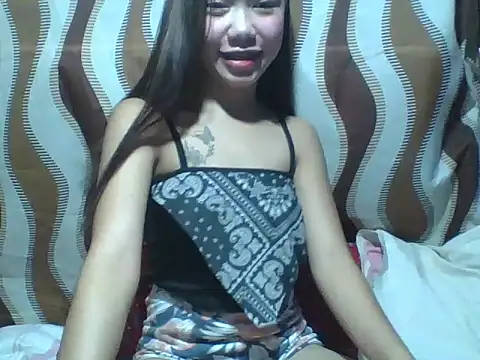 SweetPussie18x online show from March 23, 2026, 3:17 am