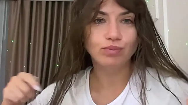 Snapshot of Roriann chatting on February 11, 2026, 1:11 pm Roriann online show from February 11, 2026, 1:11 pm