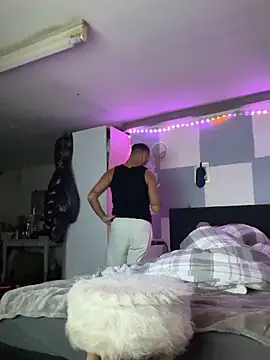juan03065 online show from June 21, 2026, 7:08 pm