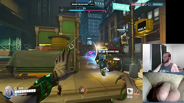 Snapshot of bear8t chatting on November 14, 2025, 5:05 pm bear8t online show from November 14, 2025, 5:05 pm