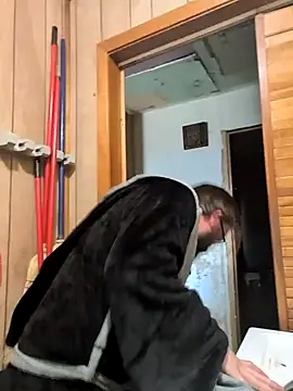 Snapshot of bear8t chatting on February 12, 2026, 8:30 pm bear8t online show from February 12, 2026, 8:30 pm