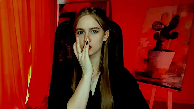 JuneWoods online show from April 6, 2026, 1:12 pm