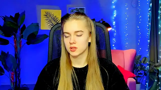 JuneWoods online show from January 13, 2026, 8:18 am