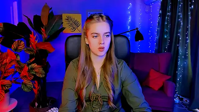 JuneWoods online show from March 17, 2026, 7:11 am