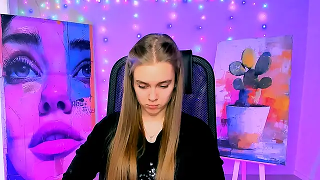 Snapshot of JuneWoods chatting on February 10, 2026, 7:18 am JuneWoods online show from February 10, 2026, 7:18 am