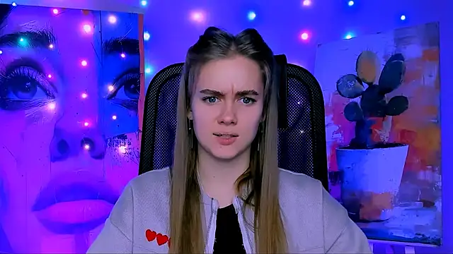 JuneWoods online show from December 22, 2025, 6:24 am