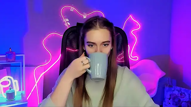 Snapshot of JuneWoods chatting on February 20, 2026, 3:36 pm JuneWoods online show from February 20, 2026, 3:36 pm