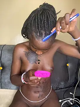 Lolo Queenn online show from October 21, 2025, 1:43 pm