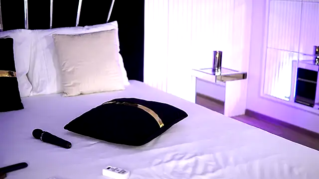 MistyWooods online show from October 25, 2025, 8:31 pm