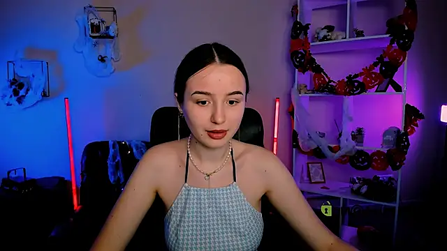 Snapshot of leslie_bird chatting on October 24, 2025, 8:57 am leslie bird online show from October 24, 2025, 8:57 am