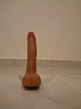 moka12378 online show from November 7, 2025, 10:42 am