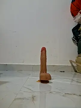 moka12378 online show from October 31, 2025, 8:44 am