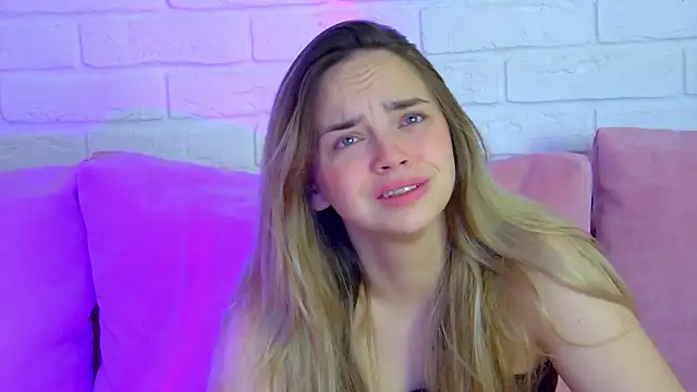 Snapshot of AnitaVenture chatting on October 8, 2025, 4:14 am AnitaVenture online show from October 8, 2025, 4:14 am