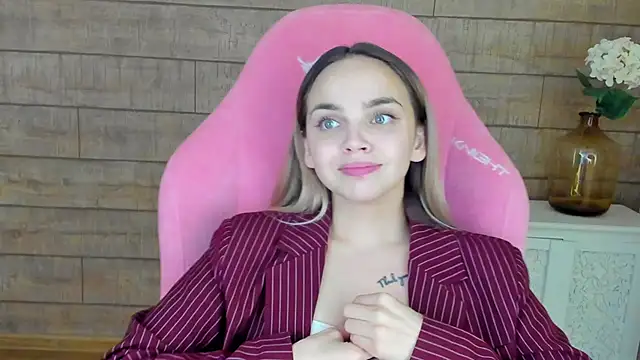 Snapshot of AnitaVenture chatting on September 27, 2025, 4:24 pm AnitaVenture online show from September 27, 2025, 4:24 pm