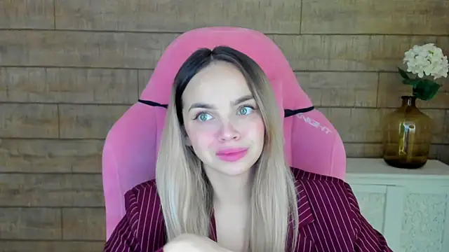 Snapshot of AnitaVenture chatting on September 27, 2025, 4:07 am AnitaVenture online show from September 27, 2025, 4:07 am