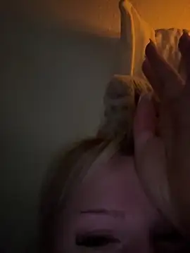 blondeeee online show from December 18, 2025, 7:46 am