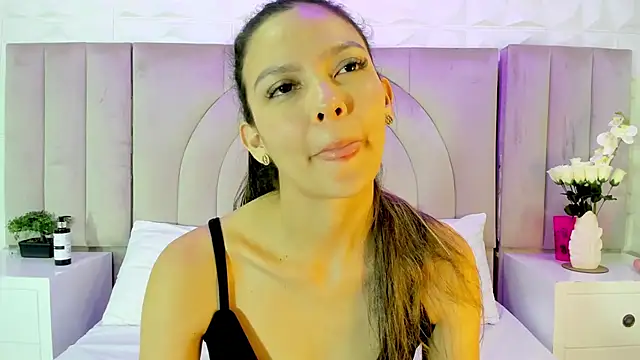 celestebellmont online show from November 7, 2025, 12:53 pm