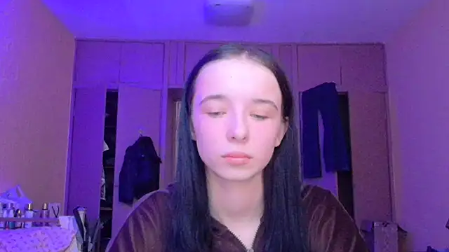 Emilia Light online show from March 17, 2026, 7:11 am