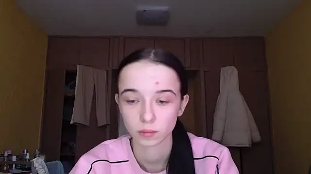 Emilia Light online show from January 12, 2026, 8:43 am