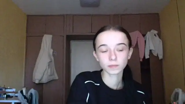 Emilia Light online show from October 30, 2025, 7:28 am