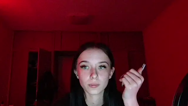 Emilia Light online show from April 17, 2026, 6:55 pm