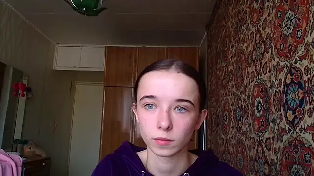 Emilia Light online show from October 25, 2025, 8:13 am