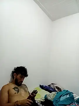 Snapshot of kingbickcockDn chatting on November 12, 2025, 5:06 pm kingbickcockDn online show from November 12, 2025, 5:06 pm