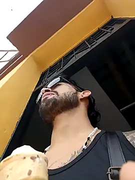 Snapshot of kingbickcockDn chatting on October 3, 2025, 3:46 pm kingbickcockDn online show from October 3, 2025, 3:46 pm